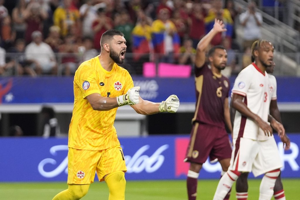 Canadian goalkeeper Maxime Crepeau looking for new club after leaving Portland