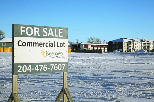 Neepawa is undergoing rapid growth due to immigration and the hog industry. But as Cam Dahl points out, federal immigration rule changes could put that, and the growth of other communities, at risk. (Connor McDowell/The Brandon Sun files)