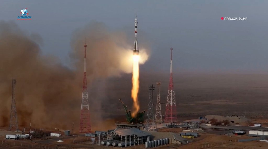 U.S.-Russian crew of 3 blasts off to the International Space Station in a Russian Soyuz spacecraft