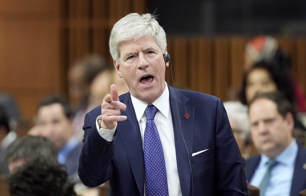 Hodgson says Ottawa is close to providing clarity on B.C. tanker ban