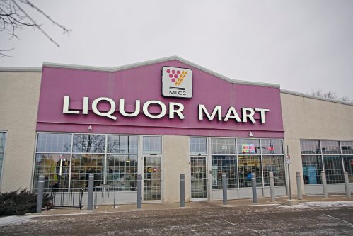 The Liquor Mart at the corner of 10th Street and Victoria Avenue in Brandon is one of 12 Liquor Marts across the province to put U.S. booze back on the shelves in a bid to fundraise for charity this Christmas season. (Connor McDowell/The Brandon Sun files)