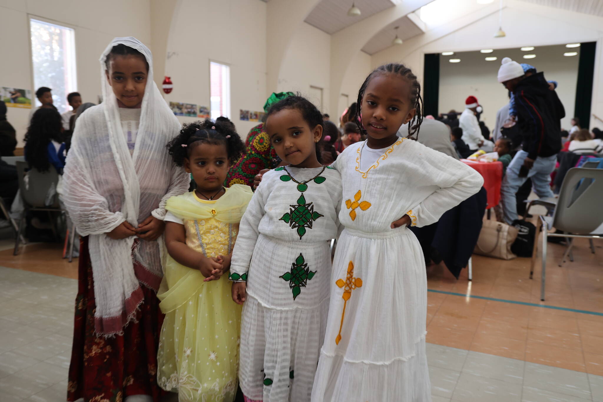 Newcomers gather for holiday potluck