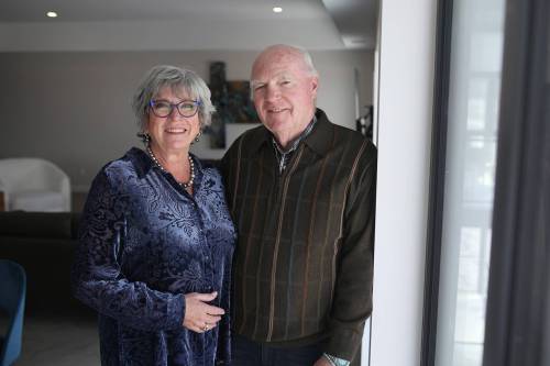Diane and Gord Peters in their condo at Riverside Lifestyle Estates in Brandon. (Tim Smith/The Brandon Sun)
