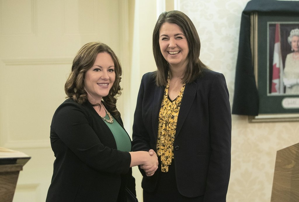 Alberta Environment Minister Rebecca Schulz quits cabinet, to leave soon as MLA