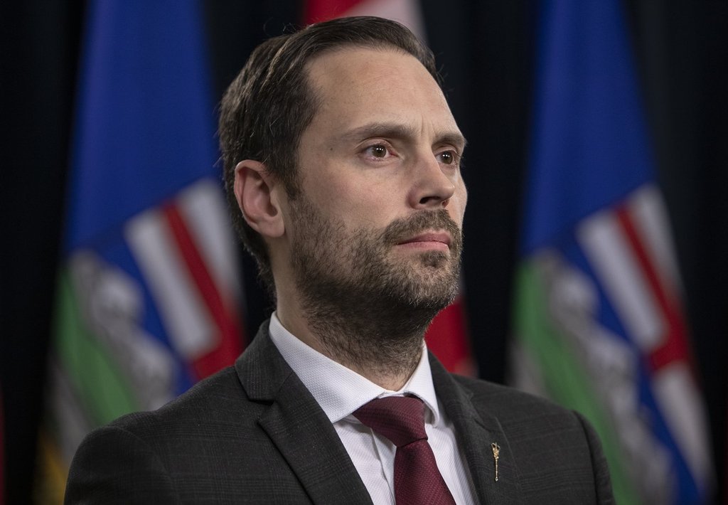 Alberta health officials, hospitals minister to give update on capacity crush
