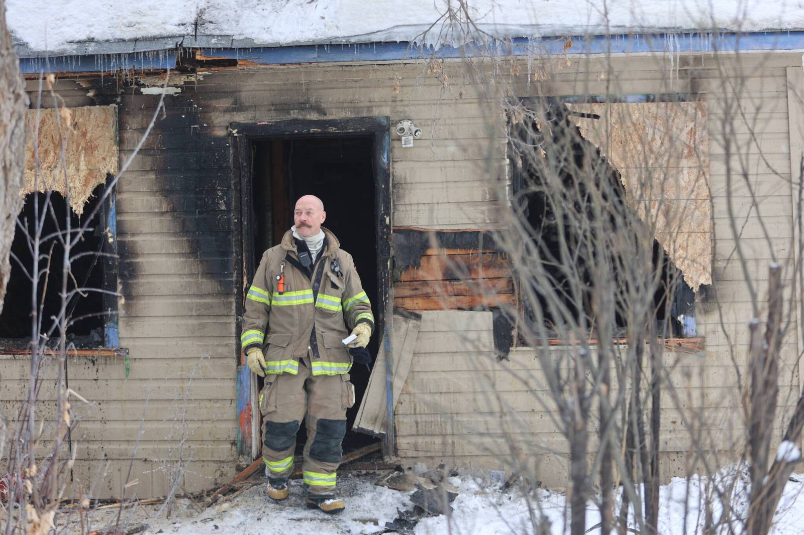 Fire crews battle two weekend blazes – Brandon Sun