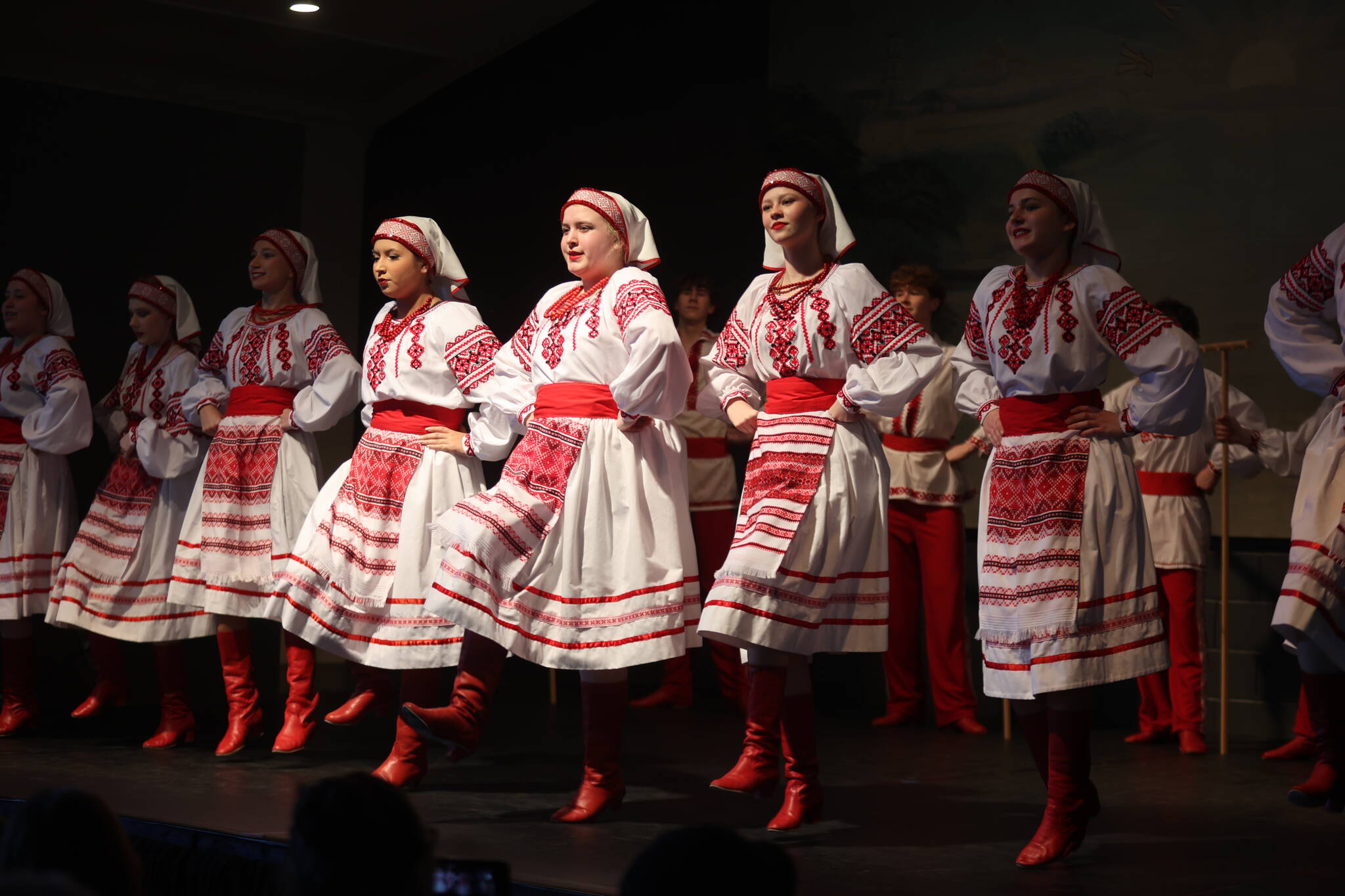 Brandon Troyanda dancers prepare for festival – Brandon Sun