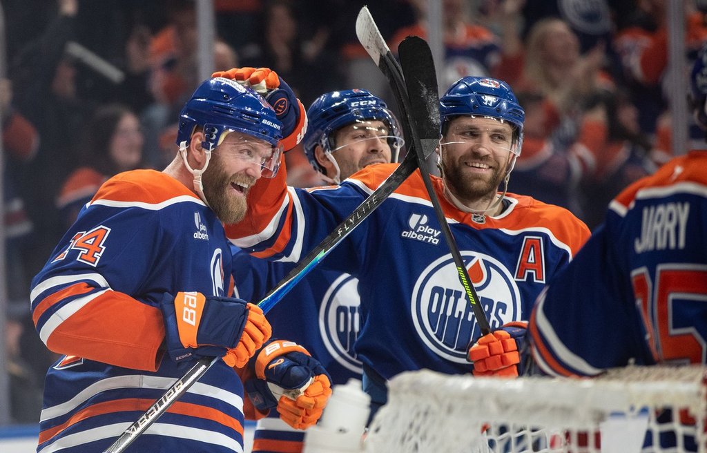 Defenceman Mattias Ekholm scores first hat trick, helps Edmonton Oilers make history