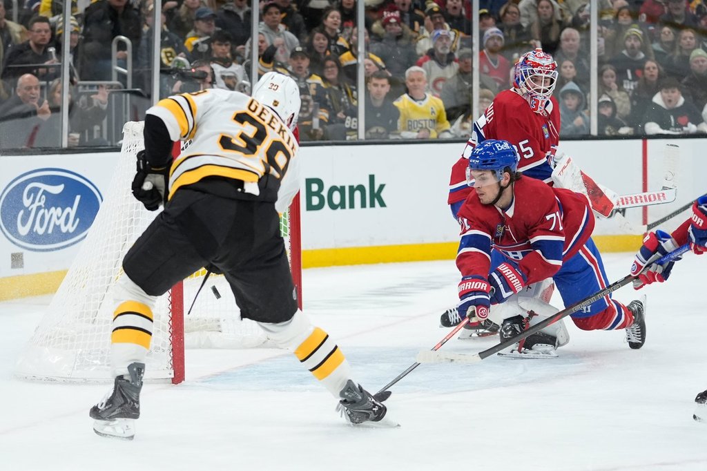 Geekie scores 100th career goal, Bruins beat Canadiens 4-3 to spoil Caufield’s hat trick