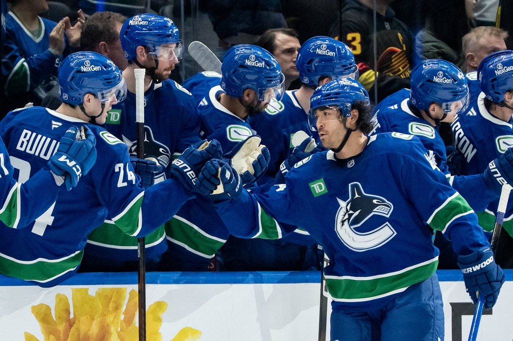 Vancouver Canucks trade winger Kiefer Sherwood to San Jose Sharks