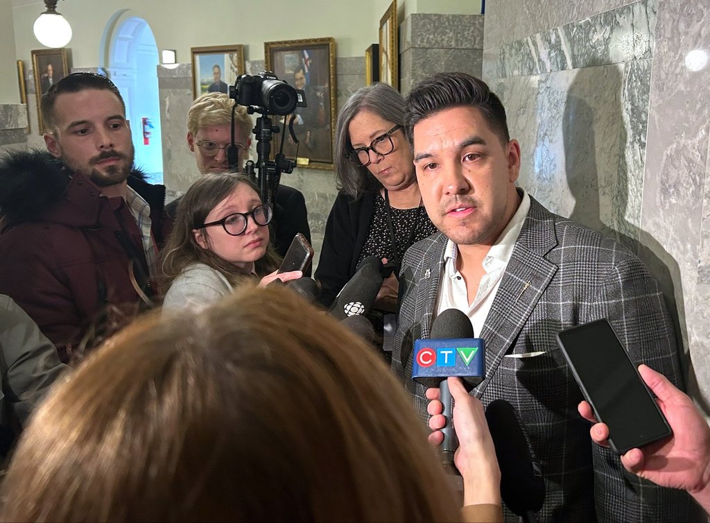 Independent Alberta legislature member says he isn’t joining Progressive Tory party