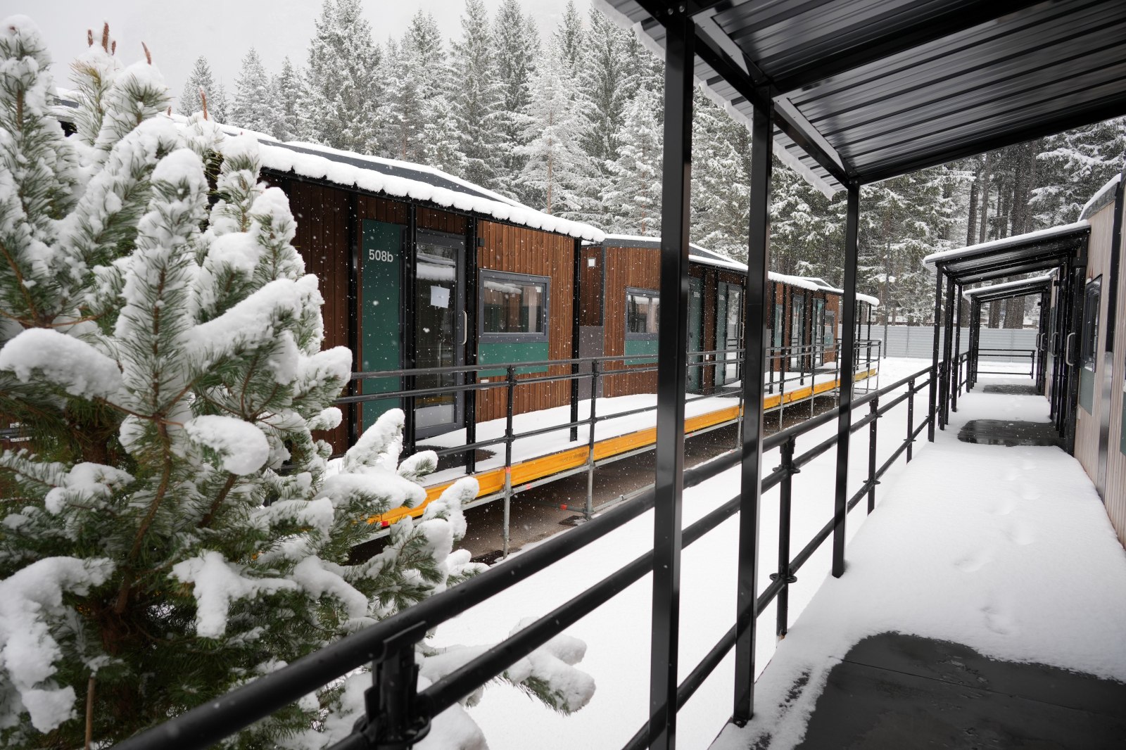 Canadian curlers have at-home feel in glamping cabins and at the rink