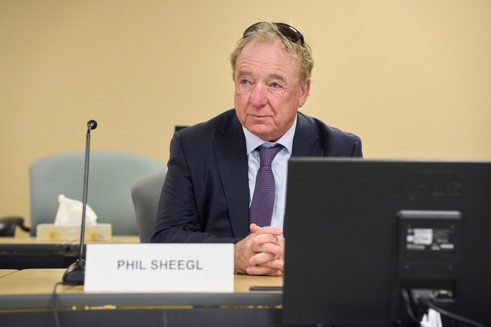 ウィニペグの元官僚、請負業者からの金銭について質問される ウィニペグの元官僚、請負業者からの金銭について質問される