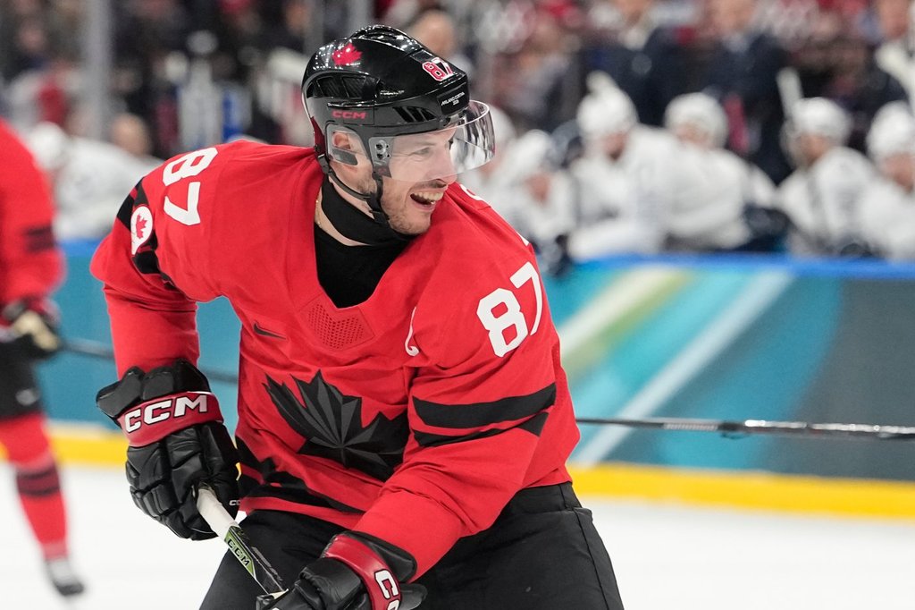 Canada men continue march for hockey gold; Sarault seeks fourth medal at Olympics