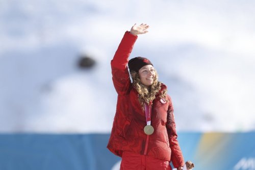 Natalie Wilkie receives her gold medal for the 12.5km Individual Biathlon at the 2026 Winter Paralympic Games in Val di Fiemme on Sunday March 8, 2026. // Le 8 mars 2026, Natalie Wilkie reçoit la médaille d'or de l’épreuve individuelle de de biathlon 12,5 km aux Jeux paralympiques d’hiver de 2026 à Val di Fiemme. THE CANADIAN PRESS/Handout – CANADIAN PARALYMPIC COMMITTEE-Michael P. Hall (Mandatory Credit)