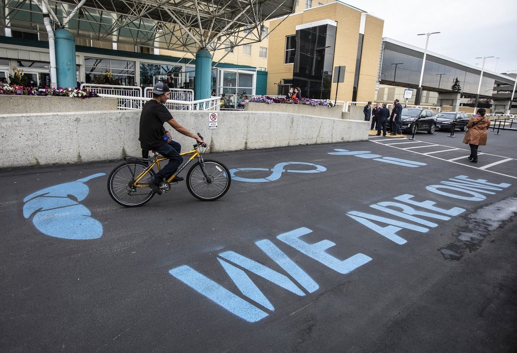 Hospitals minister says one patient attacked another at major Edmonton emergency room