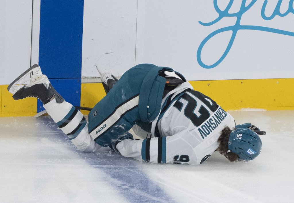 Sharks forward Igor Chernyshov exits against Canadiens after scary fall