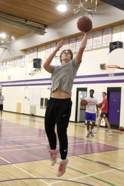 Callum Brosseau and the Vincent Massey Vikings varsity boys&rsquo; basketball team head to AAAA provincials in Winnipeg today as the No. 6 seed against the Garden City Gophers at 5:30 p.m. (Thomas Friesen/The Brandon Sun)