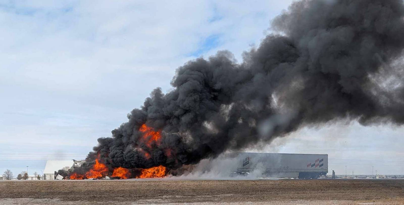 Transnet Fire Semi transporting paint catches fire on Trans-Canada – Brandon Sun