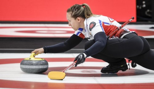 Curler Rachel Homan delivers a stone in a game against Team Kayla Skrlik during the women's curling final at the PointsBet Invitational in Calgary on Sept. 29, 2024. THE CANADIAN PRESS/Jeff McIntosh