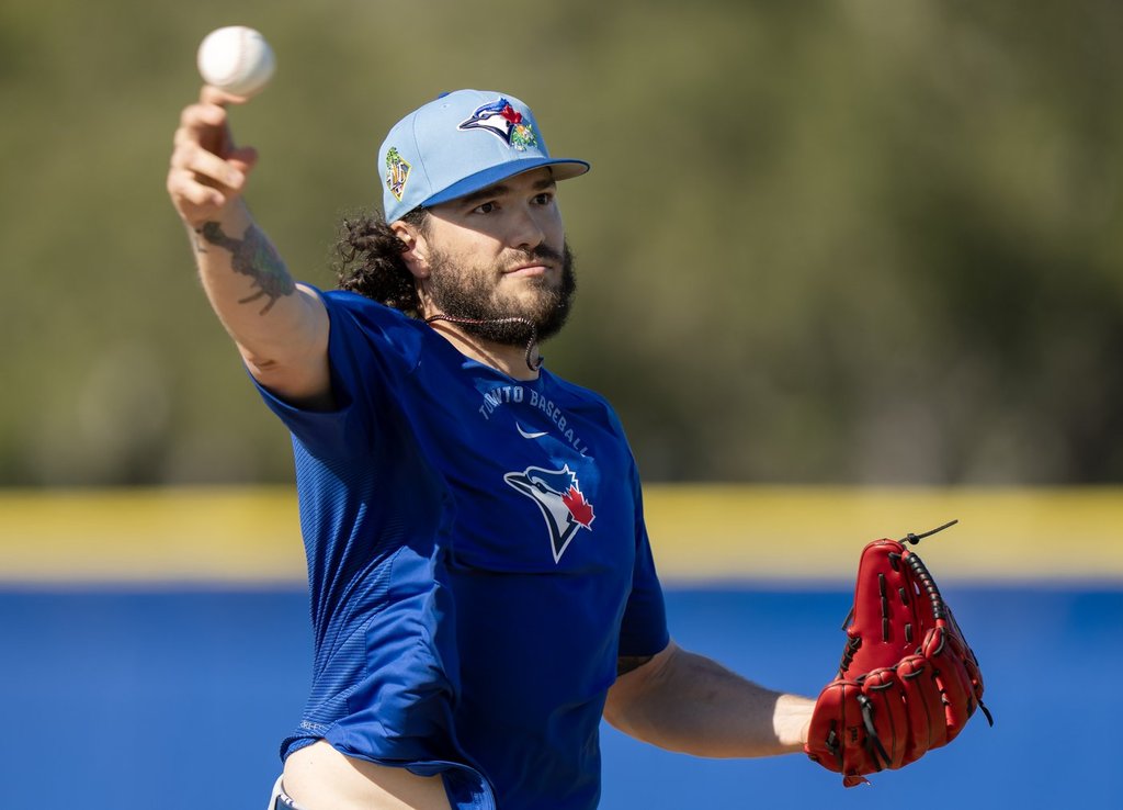 Cody Ponce carted off field in first Blue Jays start