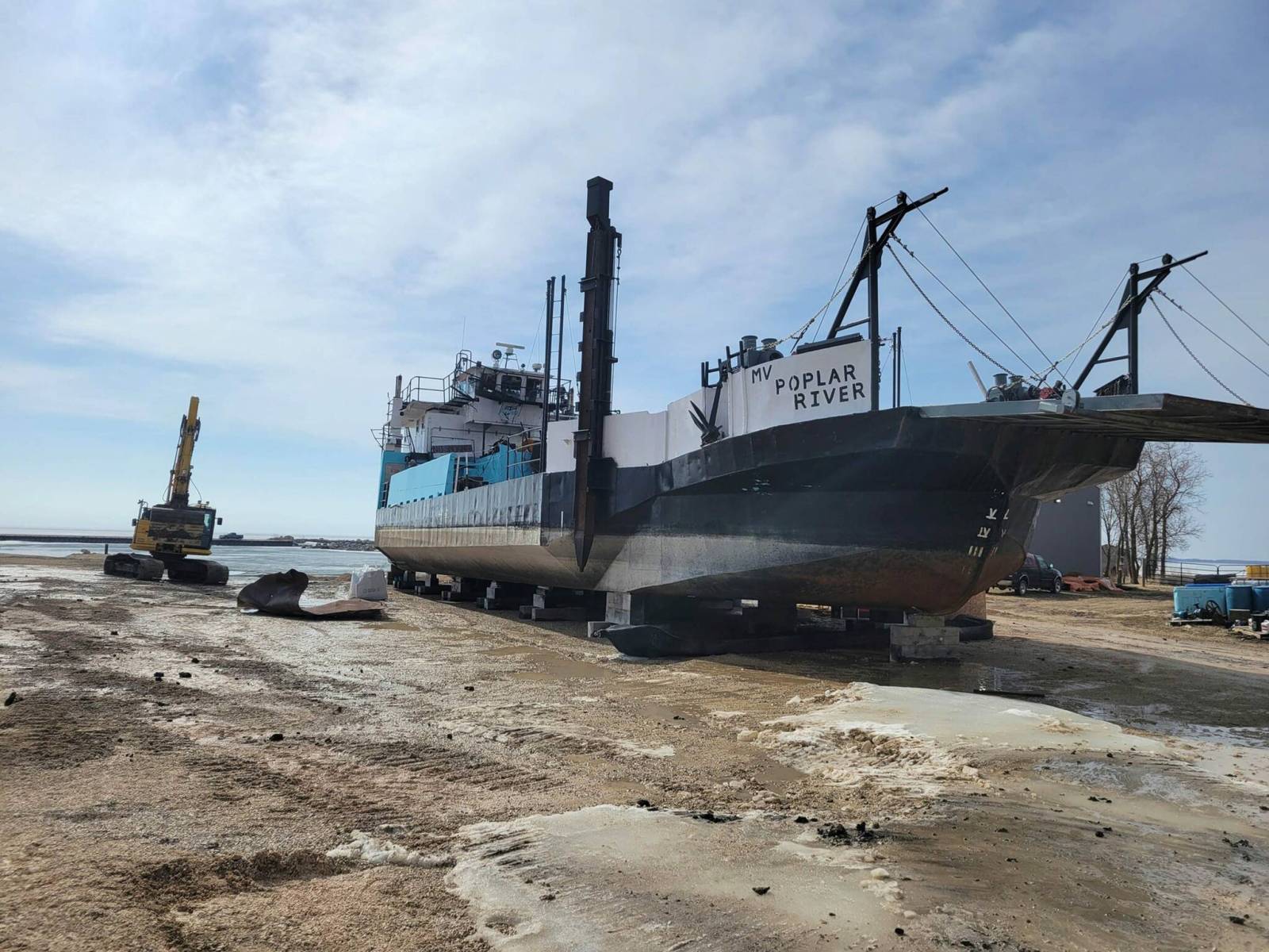 Court rules against First Nation in barge battle