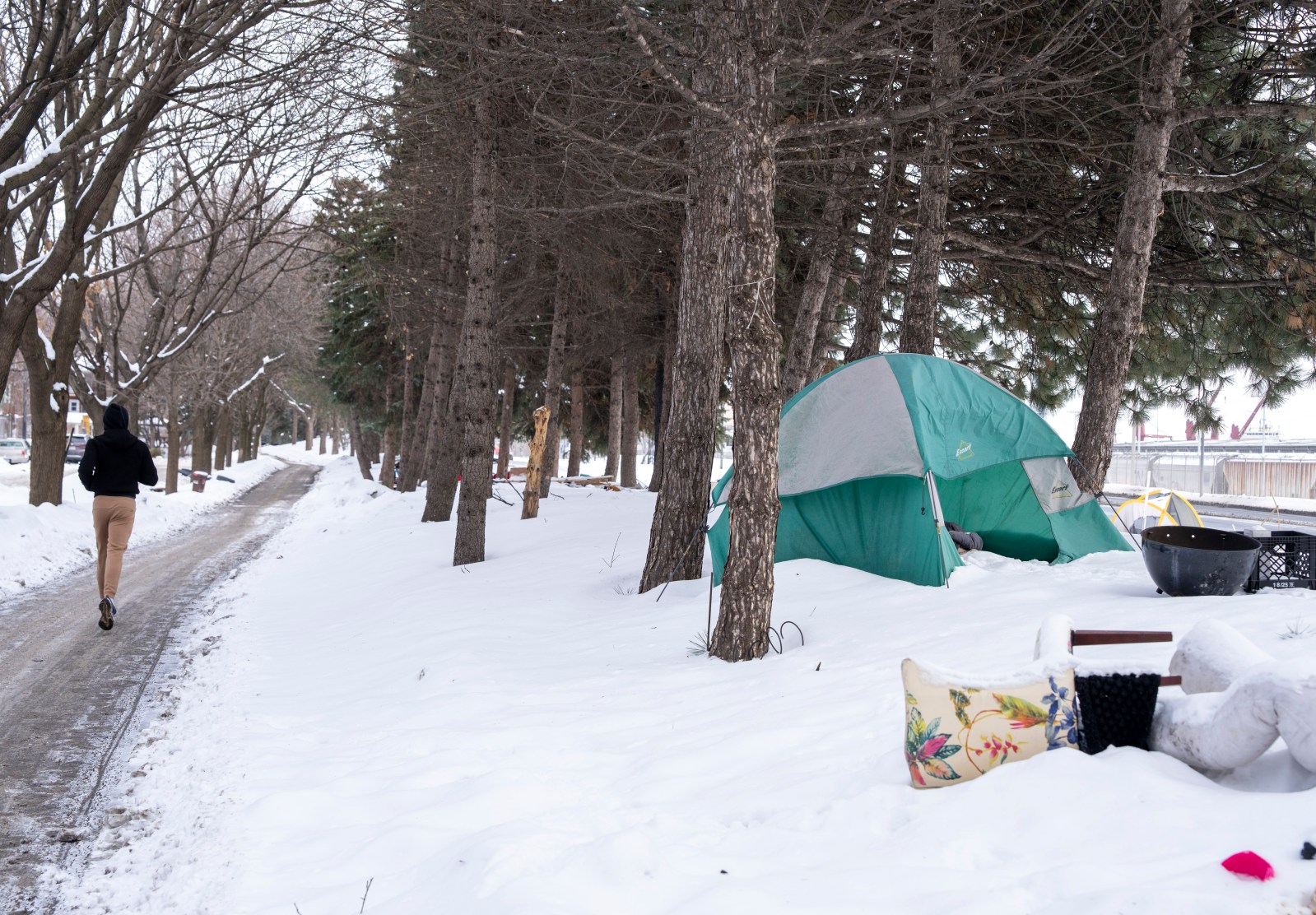 Quebec homelessness rising sharply in regions outside Montreal, report finds