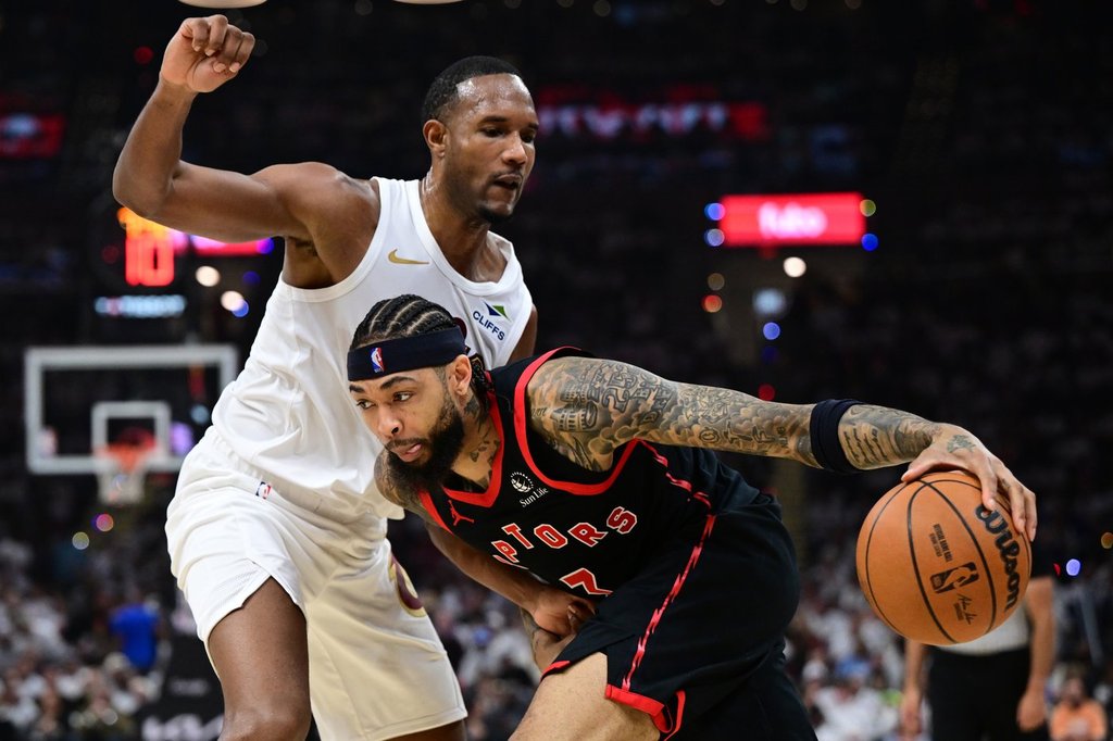 Schroder, Mobley rally Cavaliers in 4th quarter for 125-120 win over Raptors to take 3-2 series lead – Brandon Sun