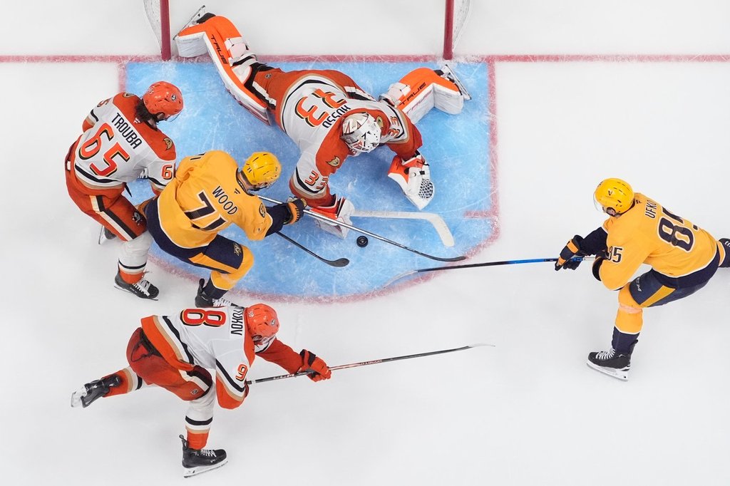 NHL roundup: Ducks beat Predators 5-4 to clinch Pacific Division’s third seed