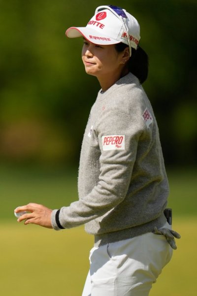 Hye Jin Choi, of South Korea, reacts on the 18th green during the first round of the Mizuho Americas Open golf tournament, Thursday, May 7, 2026, in West Caldwell, N.J. (AP Photo/Seth Wenig)