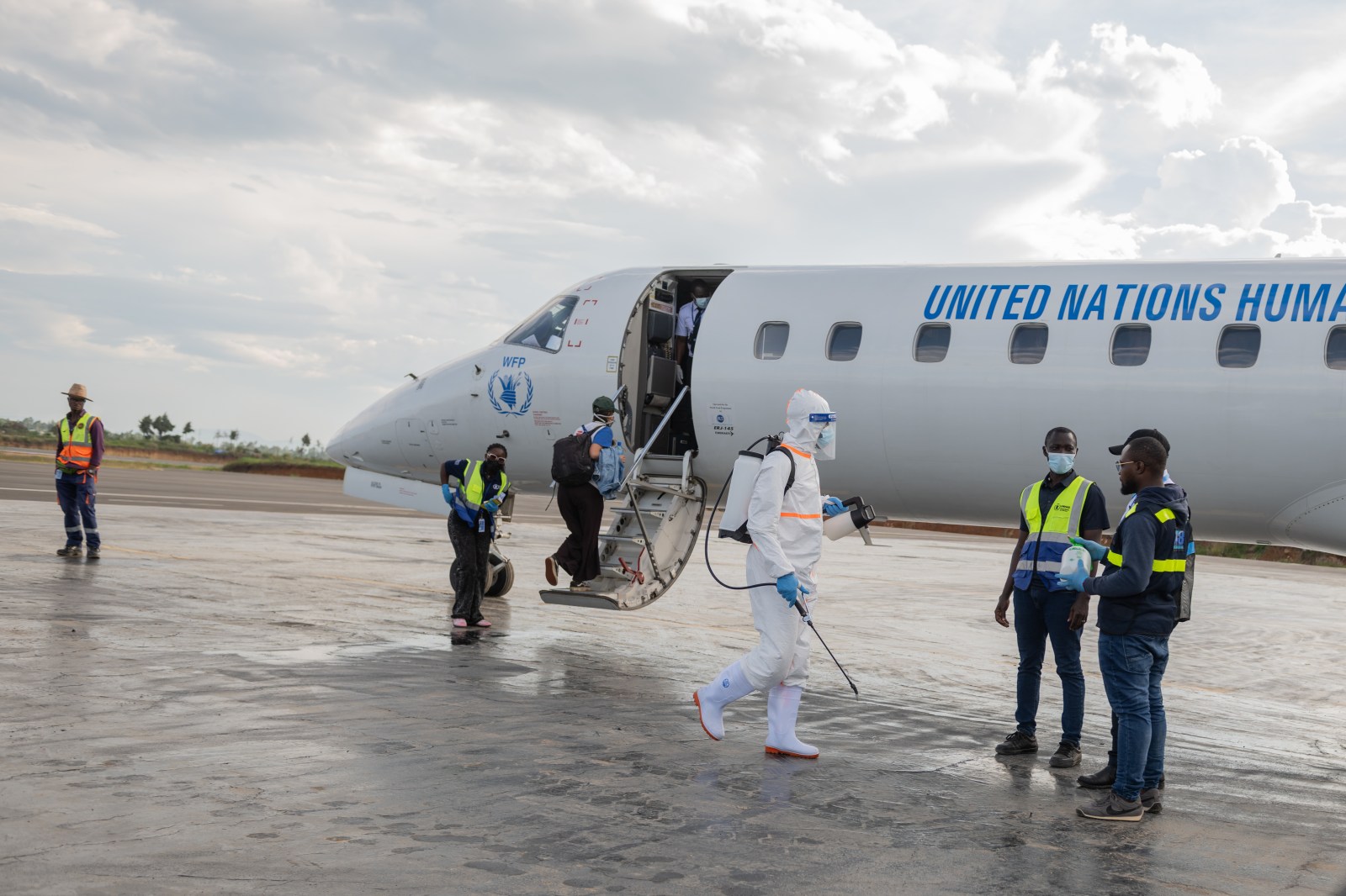 WHO calls for travel restrictions on Ebola-affected countries to be lifted, days after Canada’s comes in effect