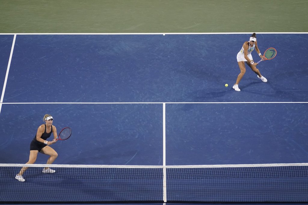 Canada’s Dabrowski and Brazil’s Stefani reach doubles semis at French Open
