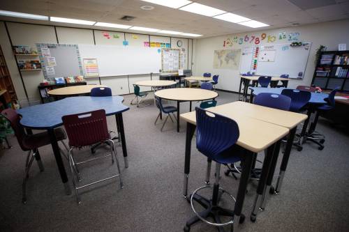 In an inherently social profession, teachers are paradoxically lonely, isolated and strapped for time to collaborate. (Winnipeg Free Press files)
