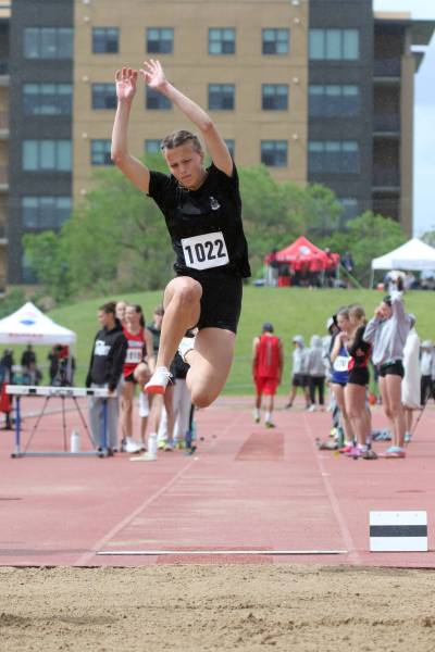 Rossburn's Kacey McKim hit 4.47 metres in the JV girls long jump to qualify for today's final at high school track and field provincials in Winnipeg. (Thomas Friesen/The Brandon Sun)