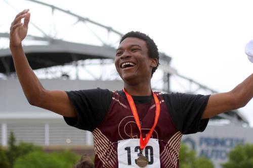 Crocus Plainsmen Jasim Ameh won the JV boys' high jump at track and field provincials in Winnipeg on Saturday. (Thomas Friesen/The Brandon Sun)