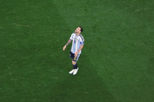 Argentina's Lionel Messi reacts after failing to score a penalty shot during the World Cup Group J soccer match between Argentina and Austria in Arlington, Texas, near Dallas, Monday, June 22, 2026. (AP Photo/Sam Hodde)