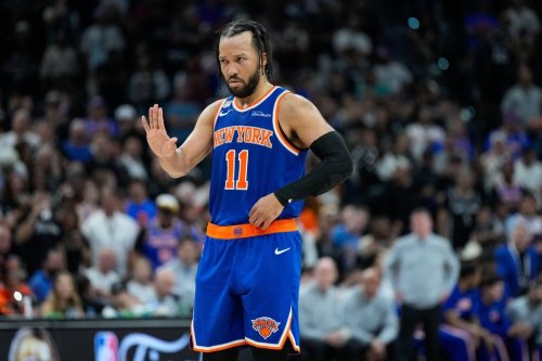 New York Knicks guard Jalen Brunson motions to teammates during the second half of Game 5 of the NBA Finals basketball series against the San Antonio Spurs, Saturday, June 13, 2026, in San Antonio. (AP Photo/Ross D. Franklin)