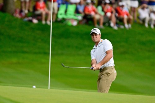 Viktor Hovland, of Norway, watches his shot land near the pin on the 15th green during the third round of the Travelers Championship golf tournament at TPC River Highlands, Saturday, June 27, 2026, in Cromwell, Conn. (AP Photo/Jessica Hill)