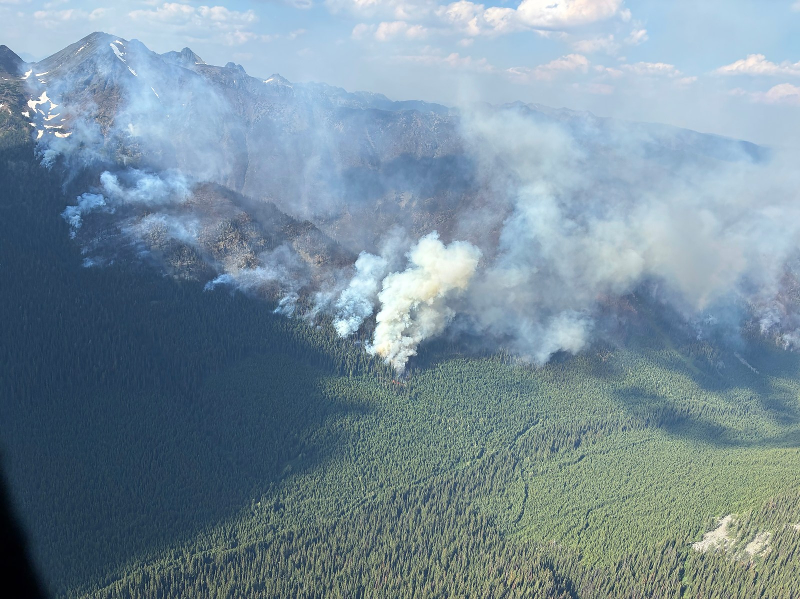 Fire crews work on containment lines between out-of-control blaze and Kimberley, B.C.