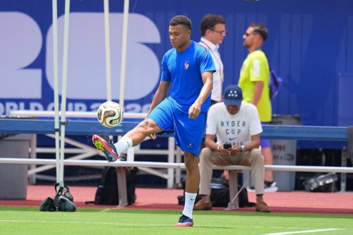 France's Kylian Mbappe participates in a training session ahead of the team's semifinal soccer match against Spain, Monday, July 13, 2026, in Dallas. (AP Photo/Julio Cortez)
