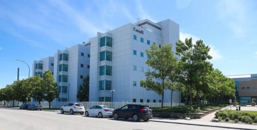 The National Microbiology Lab in Winnipeg. (Mike Deal/Winnipeg Free Press files)