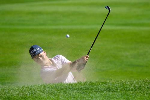 Hunter Oakden defended his Tamarack golf tournament junior title at Clear Lake Golf Course on Saturday. (Thomas Friesen/The Brandon Sun)
