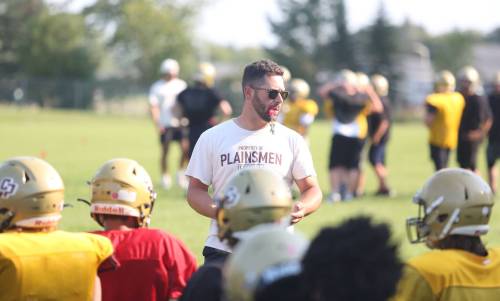 Mason Kaluzniak speaks with players during Crocus Plains training camp on Monday. (Rowan McCarthy/Brandon Sun)