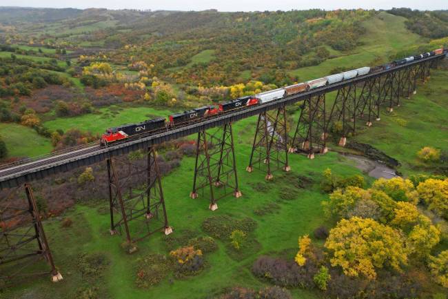 A CN train crosses the Uno Trestle Bridge, which stretches across the Minnewasta Creek valley south of Birdtail Sioux First Nation, on a cool fall Saturday afternoon. (Tim Smith/The Brandon Sun)