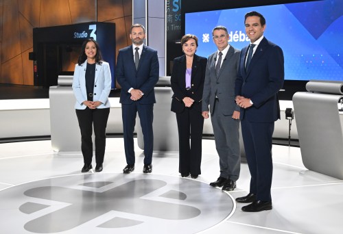 From left, Québec Solidaire co-spokesperson Ruba Ghazal, Parti Québécois Leader Paul St-Pierre Plamondon, Coalition Avenir Québec Leader Christine Fréchette, Quebec Conservative Leader Éric Duhaime and Quebec Liberal Leader Charles Milliard pose prior to the start of a leaders debate in Montreal on Wednesday, Sept. 23, 2026. Quebec votes in a provincial election on Oct. 5, 2026. THE CANADIAN PRESS/Graham Hughes