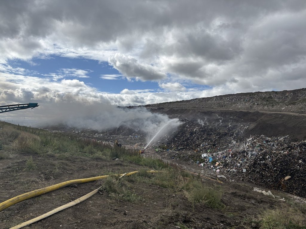 Alberta to release air quality data on smoke from stubborn Calgary landfill fire