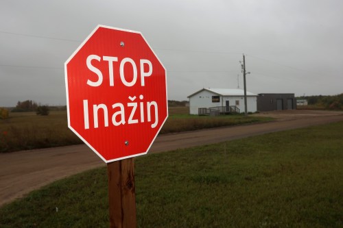 A new stop sign features both english and Dakota writing in Birdtail Sioux Dakota Nation. Road signs featuring both languages were recently installed throughout the community. (Tim Smith/The Brandon Sun)