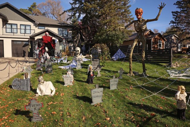 Spooky Halloween decorations fill a yard for The Haunt at Edwardson Manor at 539 Ross Avenue on a sunny Tuesday. The Haunt at Edwardson Manor is taking donations for the Brandon Humane Society.
(Tim Smith/The Brandon Sun)