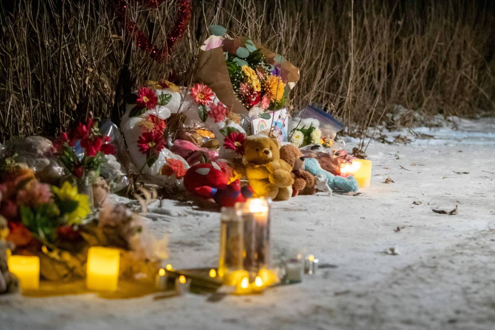 Man accused of killing 5 family members fires 2nd legal team