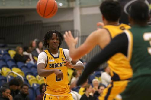 Youri Cange inbounds the ball during the Brandon University men&rsquo;s basketball team&rsquo;s pre-season game against the Regina Cougars at the Healthy Living Centre on Tuesday. (Thomas Friesen/The Brandon Sun)